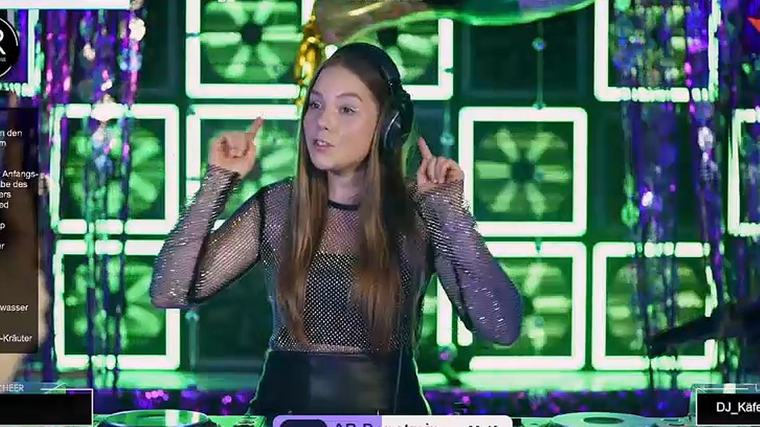 Die Garage ist ihr Party-Tempel: Streaming-Star DJ Anastasia Rose
