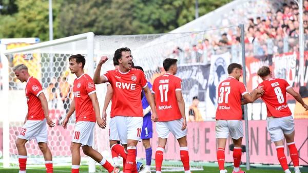 Nächstes Spiel ohne Gegentor! RWE bringt knappen Sieg gegen Viktoria über die Zeit