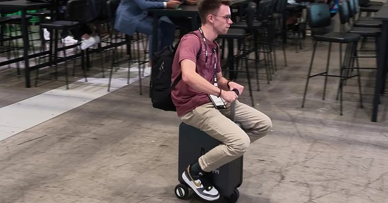 Nie mehr durch den Flughafen laufen: Dieser fahrbare Koffer macht es möglich