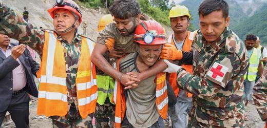 Nepal: Zwei Arbeiter nach neun Tagen lebend aus Tunnel eines Wasserkraftwerks gerettet
