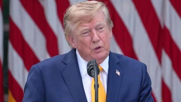 Trumps „Space Force“ erhält neue Uniformen – „Wie Schurken aus Star Wars“