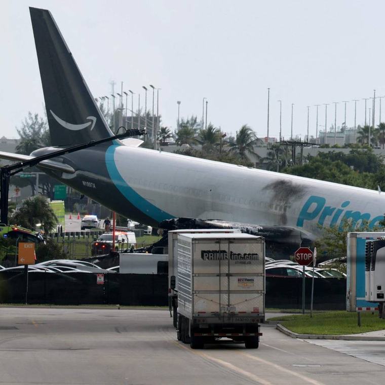 Unglück in Miami: Fünf Tote bei Unfall mit Amazon-Frachtflugzeug