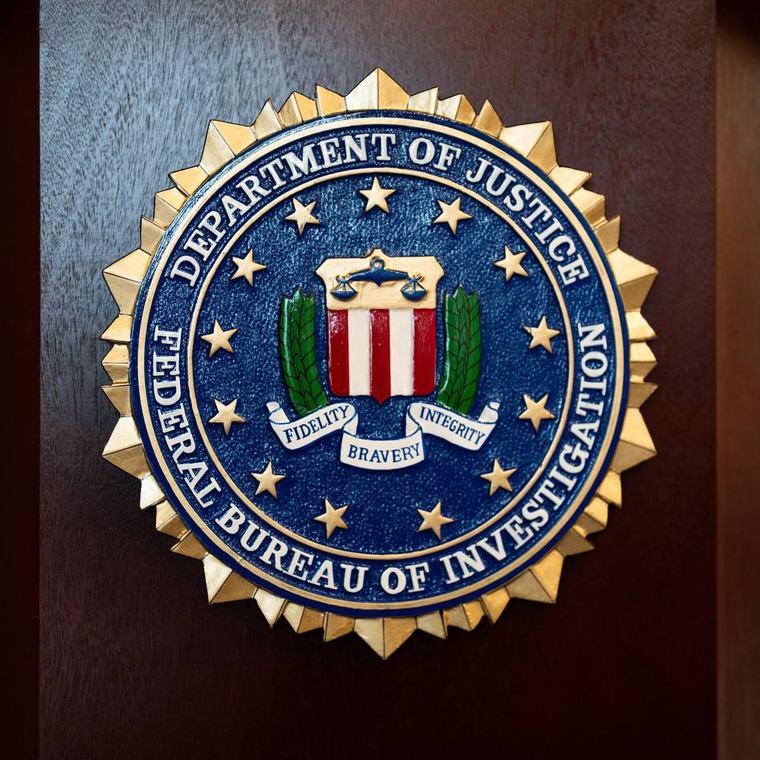 Mehr als 20 Millionen US-Dollar: FBI setzt deutschen Betrüger auf „Most Wanted“-Liste