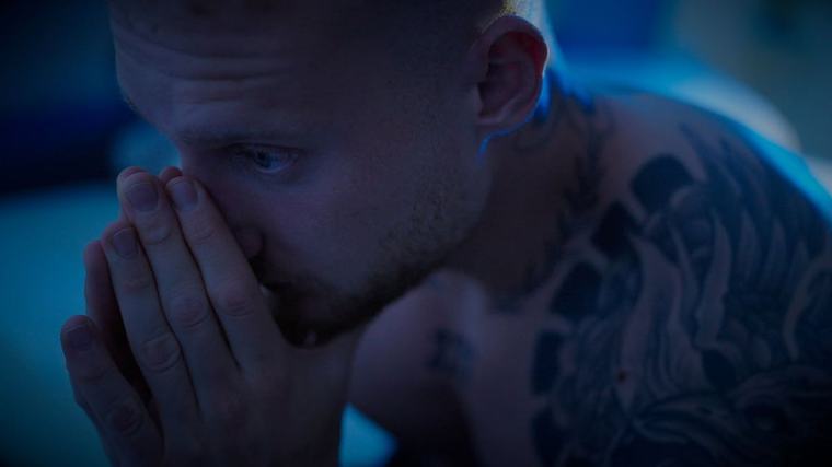 Tom (28) spricht im ZDF über seine Spielsucht: „Angst zu sterben”