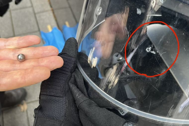 Protestzug gegen Rheinmetall eskaliert: Polizei mit Stahlkugeln beschossen, elf Beamte verletzt