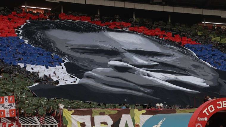 Eklat beim Belgrader Derby: Fans gedenken verurteiltem Kriegsverbrecher