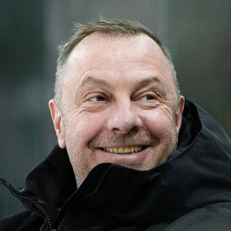Am Puls der Pinguine: Plötzlich im Fußball – Ziesche spricht über seinen Start bei Energie Cottbus