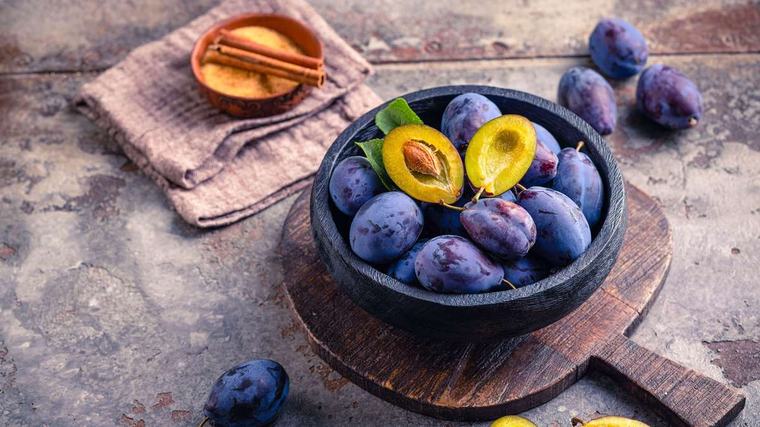 6 Gründe, warum Zwetschgen violettfarbene Nährstoffbomben sind