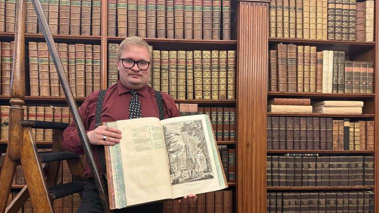 Arolser Bibliothek Brehm bietet Führung zu verbotenen Bücher und ermordeten Autoren