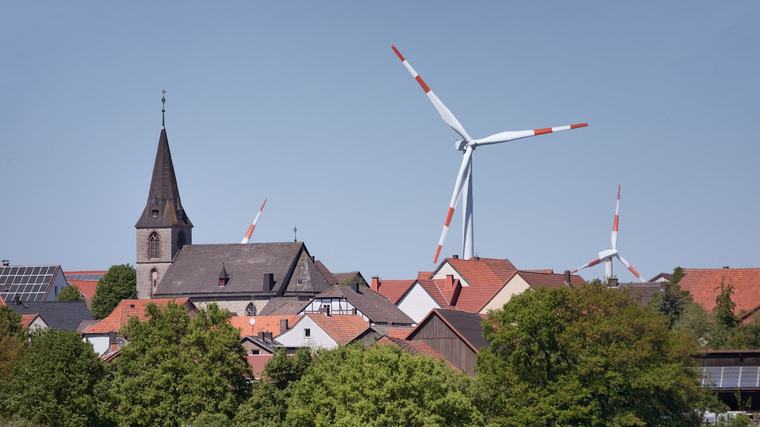 Wind- oder Solarpark in der Nähe: Sinkt damit wirklich der Immobilienwert?