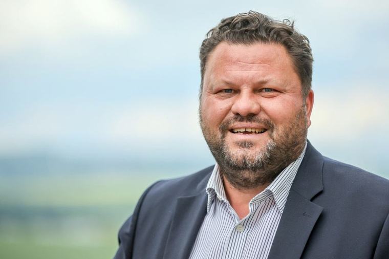 19:31 Uhr CDU-Mann bleibt Oberbürgermeister in Hohenstein-Ernstthal