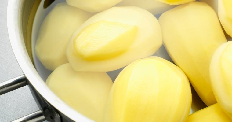 Warum viele Profi-Köche etwas Essig ins Kartoffelwasser geben