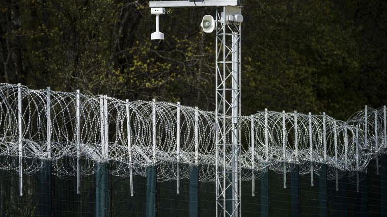 Finnland stellt Zaun an der russischen Grenze fertig