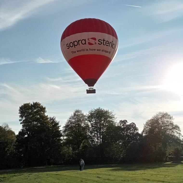 Nahe des Bodensees: Heißluftballon-Korb trifft Deutschen auf einer Wiese – Mann stirbt vor Ort