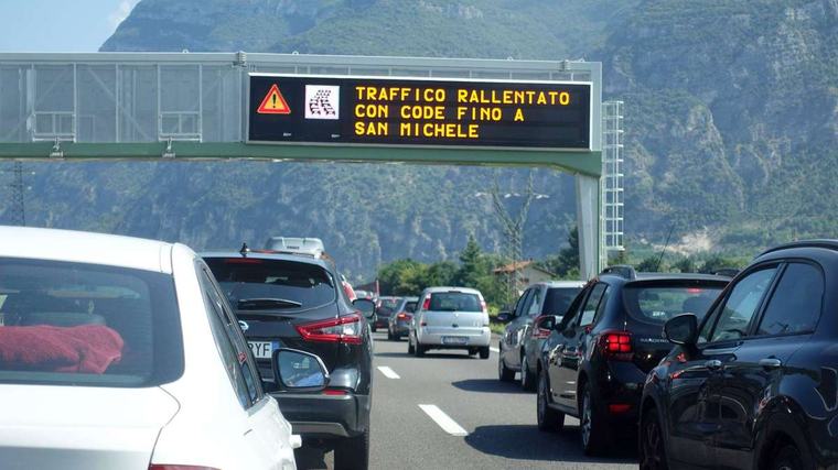 Höchste Warnstufe in Italien: Urlaubern droht Chaos auf Rückfahrt – auch Bayern wird es spüren
