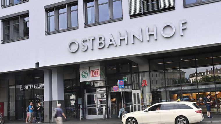 Unbekannter belästigt mehrere Frauen in Regionalzug: Aufruf der Bundespolizei