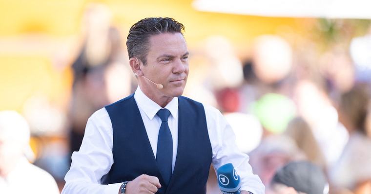 „Kragen geplatzt”: Stefan Mross rechnet nach „Immer wieder sonntags”-Aus mit SWR-Verantwortlichen ab