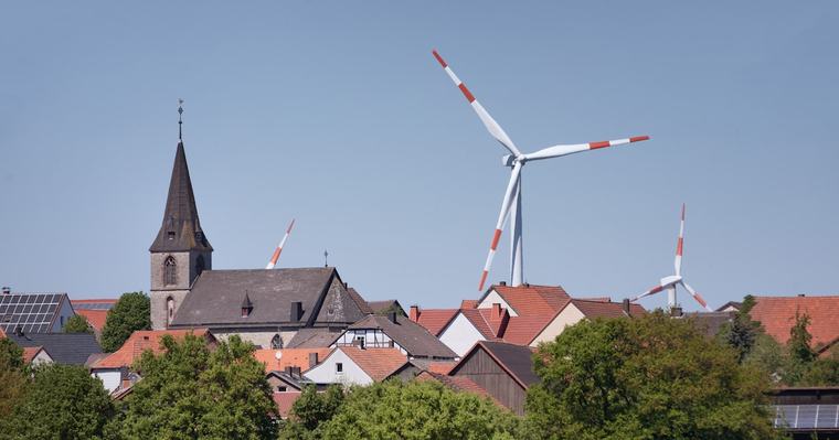 Wind- oder Solarpark in der Nähe: Sinkt damit wirklich der Immobilienwert?