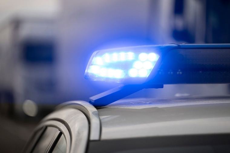 17:53 Uhr Tödlicher Unfall in Thüringen: Mann wird auf Straße überrollt und stirbt