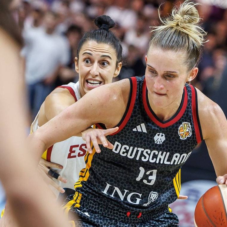 Vor den Augen des Bundeskanzlers: „Ab in die Eistonne“ – Basketballerinnen verpatzen WM-Start gegen Spanien