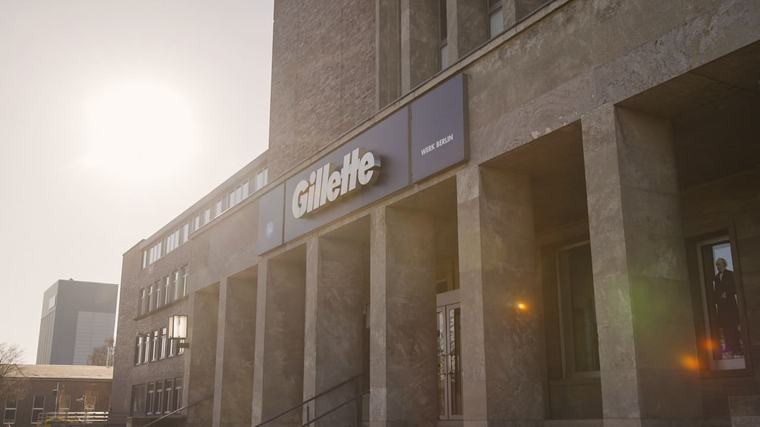 Gillette feiert 100 Jahre Klingenproduktion in Berlin