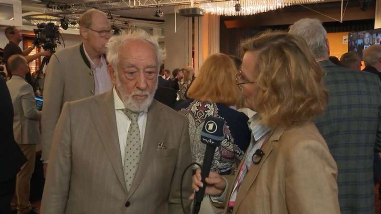Auf CDU-Wahlparty platzt es aus Hallervorden heraus: „Bundeskanzler wird nicht mehr Merz heißen“