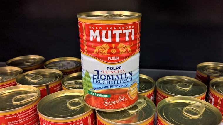Obwohl viele bei Markenprodukten im Supermarkt sparen: Mutti-Dosentomaten sind beliebt wie nie