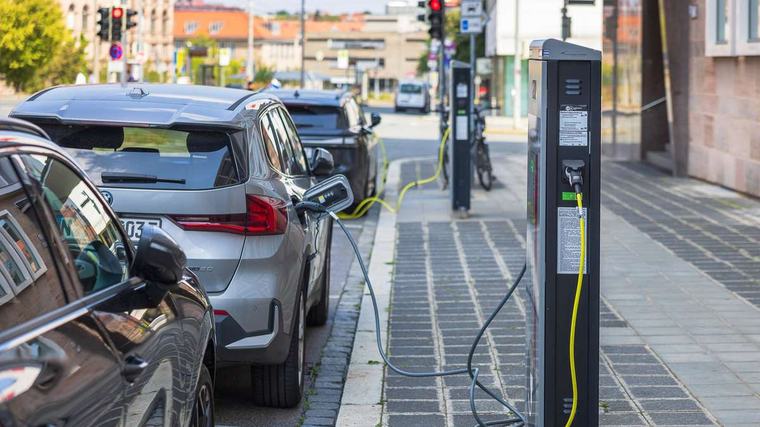 Um ein Drittel: Elektroautos sind im Betrieb günstiger als Benziner
