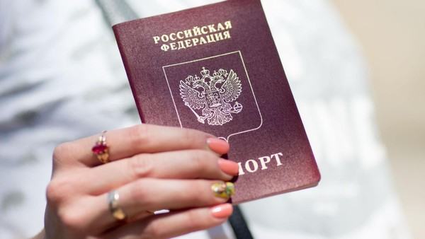 Visa-Regeln für Russen: Ein russischer Pass ist noch lange kein Schuldnachweis