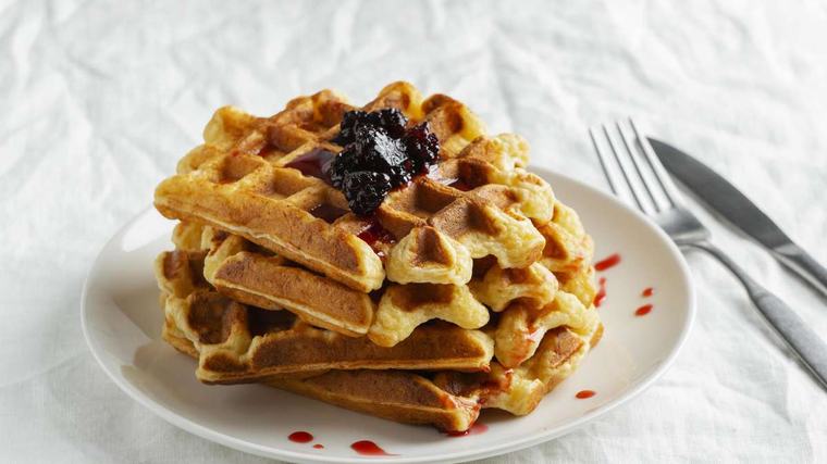 Fertig in 15 Minuten: So gelingen fluffige Waffeln ohne Ei