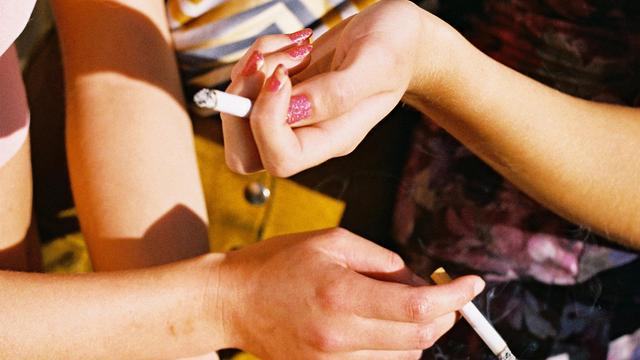 Rauchen: Geteilte Zigaretten