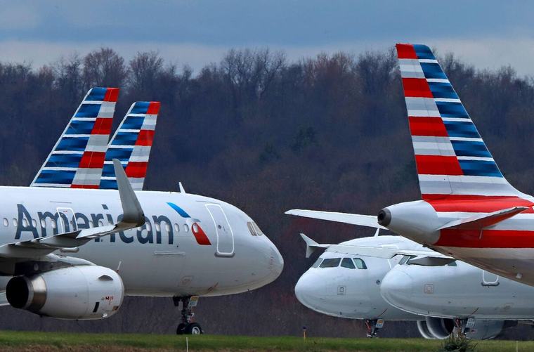 USA: Randalierender Flugpassagiert auf Sitz festgeklebt