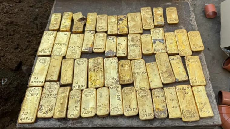 Bauarbeiter finden Goldschatz im Wert von 9 Millionen Euro eingemauert in Kellerwand