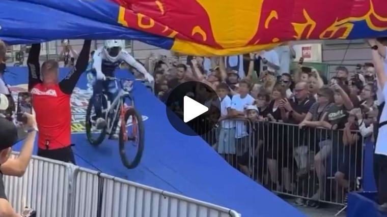 Fischbach avanciert beim Red Bull Cerro Abajo in Stuttgart zum Retter