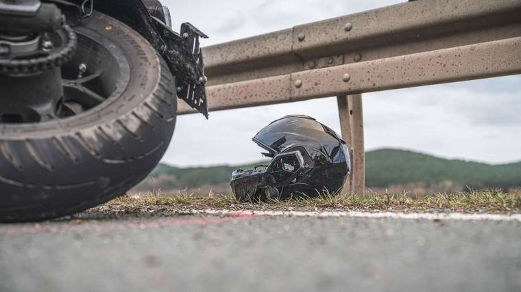 Tragischer Unfall in Unterfranken: Motorradfahrer stirbt nach Crash – Gutachter soll Hergang klären