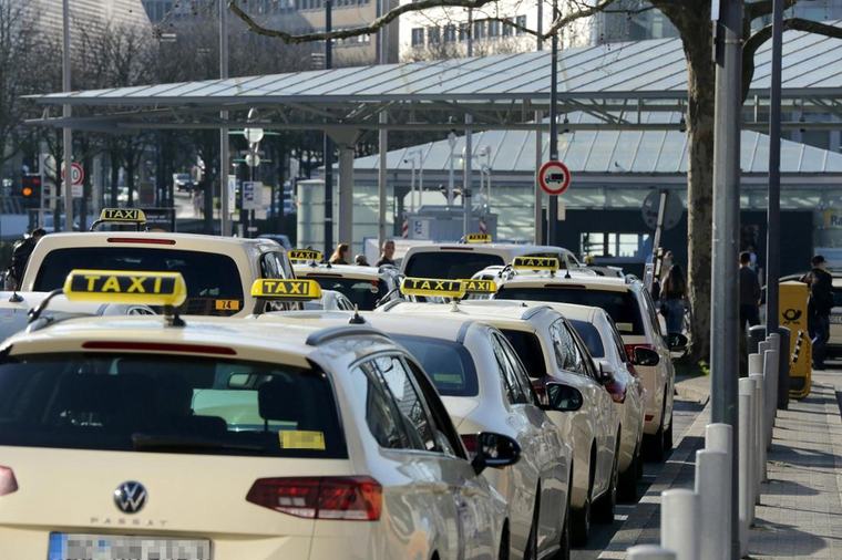 Uber oder Taxi? In dieser Stadt wird die Fahrt nach Hause an diesem Wochenende plötzlich teurer