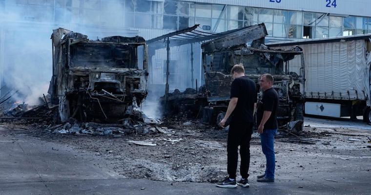 Ukraine-Krieg im Live-Ticker: Selenskyj warnt Airlines vor Flügen nach Russland