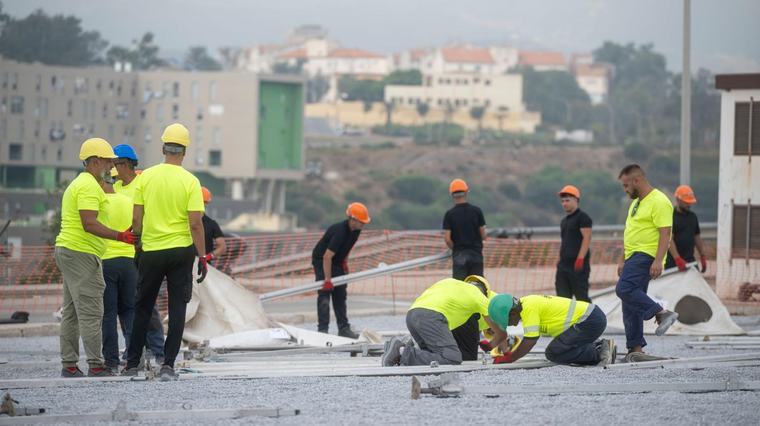 Spaniens Regierung übernimmt Kontrolle über Hafen von Ceuta