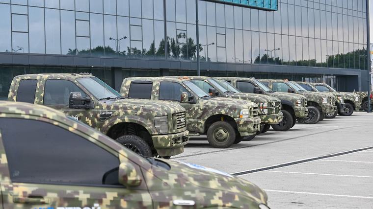 Ukraine beschafft 5000 neue Pickups für die Streitkräfte und spart durch offene Ausschreibung rund 38,5 Millionen Euro