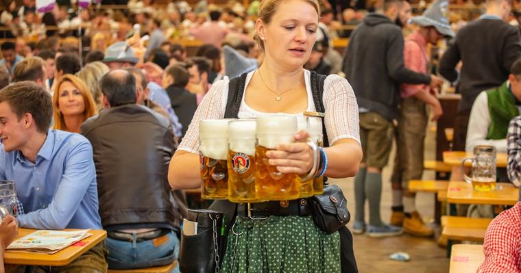 16-Euro-Grenze ist fast erreicht: So teuer wird das Bier auf der Wiesn 2026