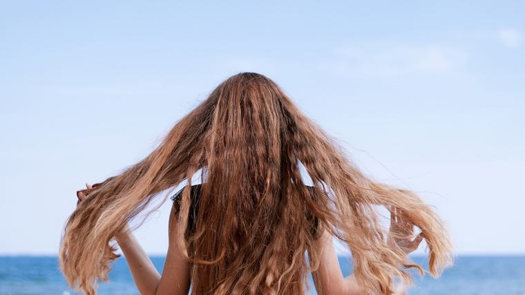 Haarausfall im Herbst: Wie Sie laut Dermatologen jetzt schon vorbeugen können