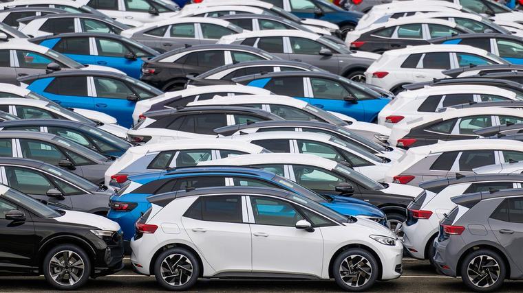 ARD-DeutschlandTrend: Mehrheit will staatliche Hilfen für Autoindustrie