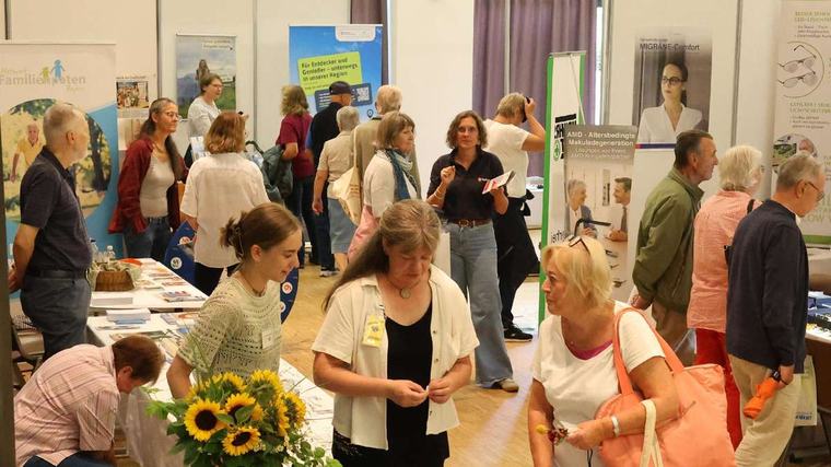 Großes Interesse an Seniorenmesse – überraschend viele junge Familien kommen