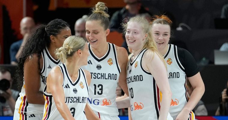 Erster Erfolg bei Heim-WM: DBB-Frauen setzen sich klar gegen Japan durch