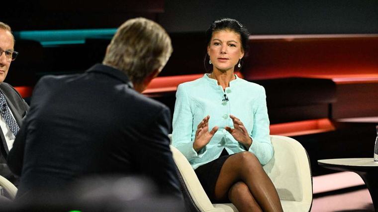 Lanz rechnet mit Wagenknecht ab - die poltert: „Auf dem Niveau bringt die Debatte nichts!“