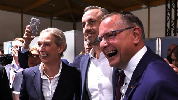 AfD-Chef erhebt Machtanspruch in Sachsen-Anhalt ++ sogar Trump meldet sich