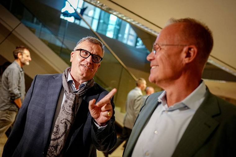 SPD diskutiert Übergewinnsteuer für Tech-Konzerne – und lädt Hape Kerkeling ein