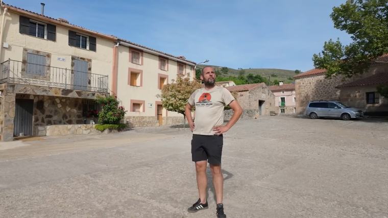 Fernando ist der einzige Einwohner in spanischem Dorf: Er spart bis zu 700 Euro im Monat