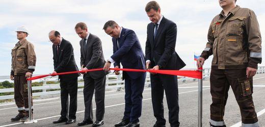 Russland und Nordkorea eröffnen erste gemeinsame Straßenbrücke