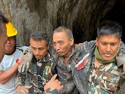 In Tunnel verschüttet: Chinese neun Tage nach Sturzflut in Nepal gerettet